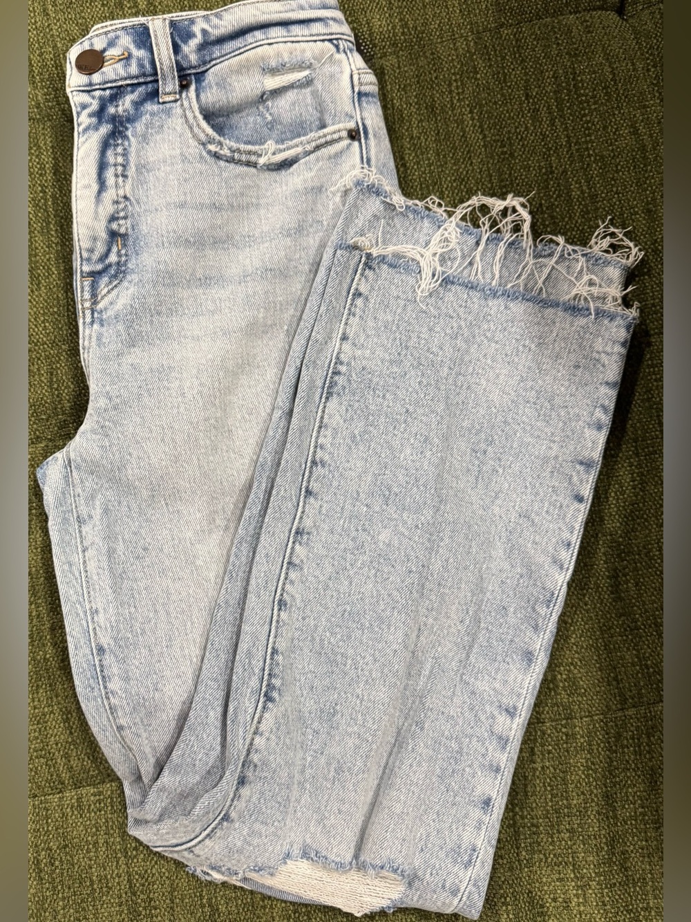 BKE  Buckle Women’s Billie Slim Fit High Rise Cropped Straight Jeans 26x28